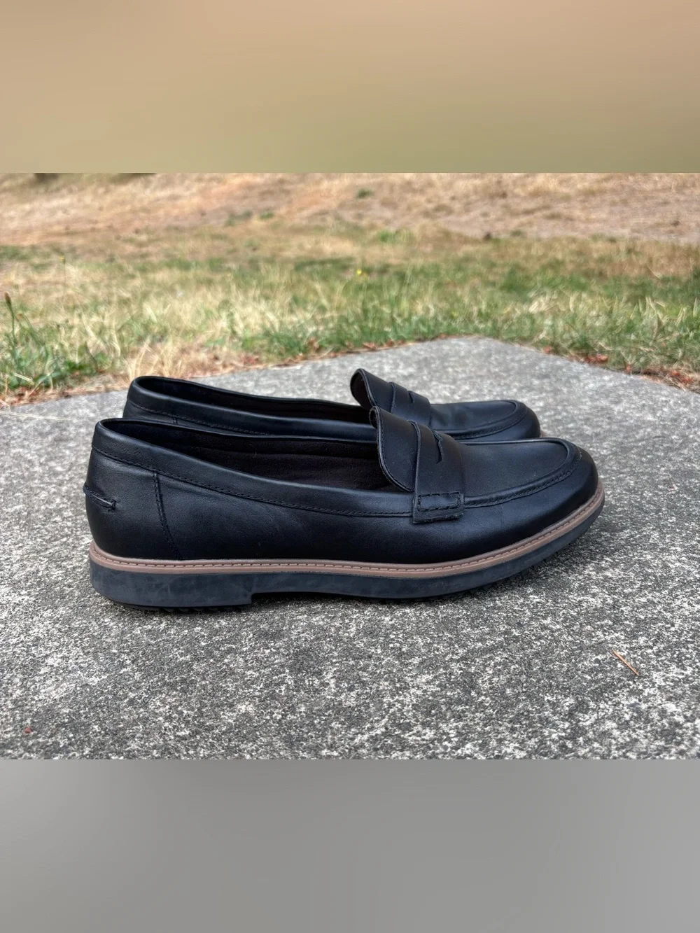 Clarks Black Leather Penny Loafers Women’s Size 10 Classic Comfort Shoes